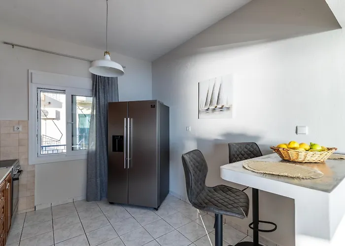 Andromachi's House לוטראקי